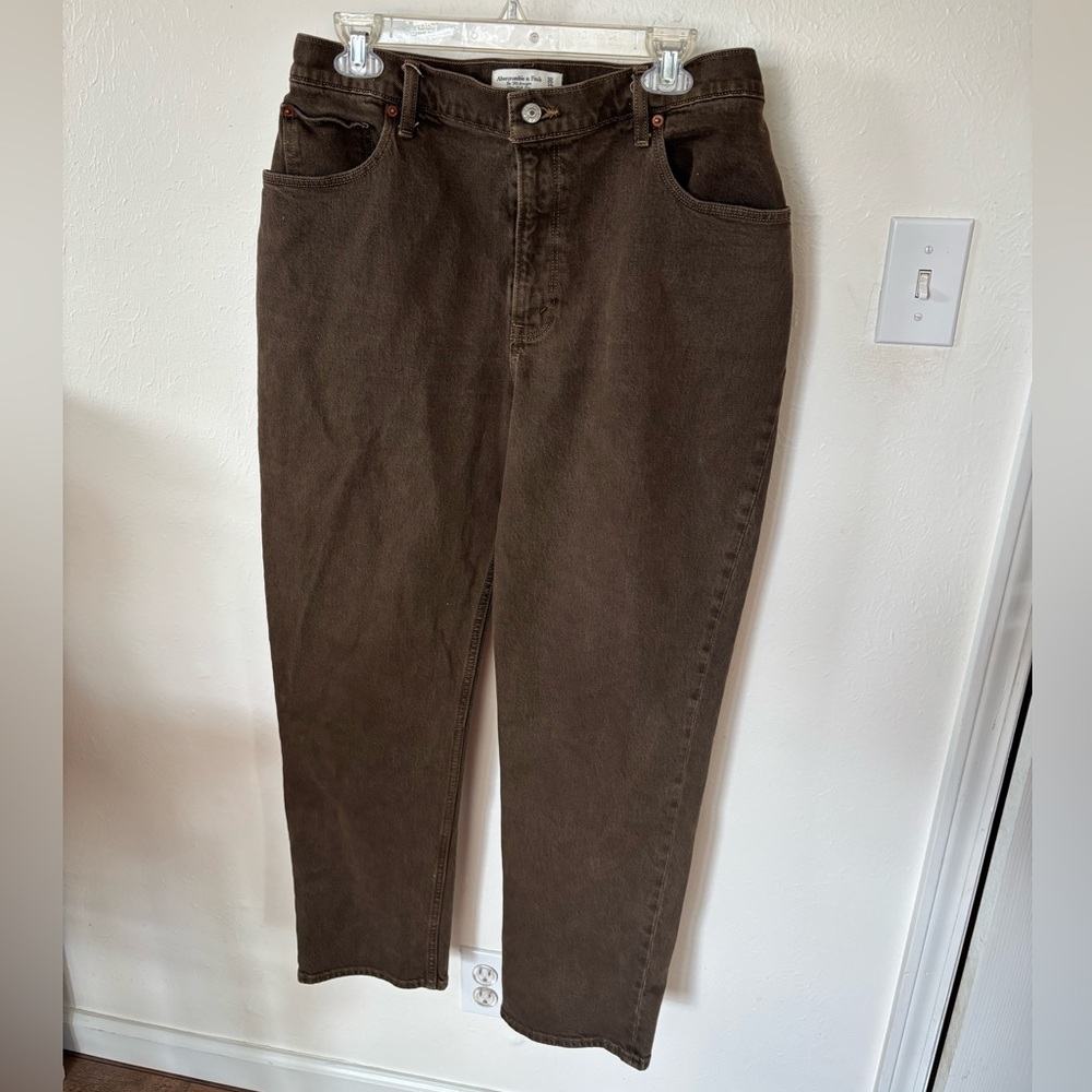 Abercrombie & Fitch Curve Love Ultra High Rise 90s Straight Jean in Brown